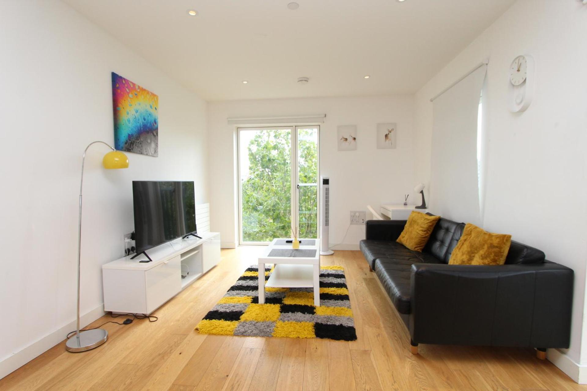 Spacious & Modern 1 Bedroom Close To Station In E16 Londra Esterno foto